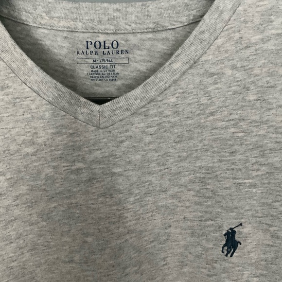 MEN’S POLO RALPH LAUREN VNECK SHORT SLEEVE TSHIRT SIZE MEDIUM - Picture 2 of 3